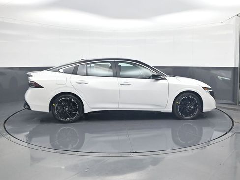 New 2026 Nissan Sentra SR w/ SR Premium Package FWD image 2