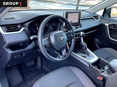 Used 2023 Toyota RAV4 LE image 17