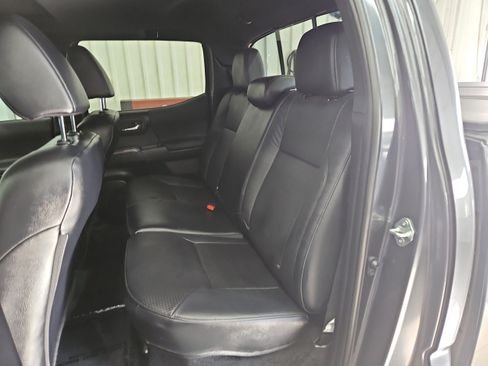 Used 2021 Toyota Tacoma TRD Off-Road w/ TRD Premium Off Road Package image 12