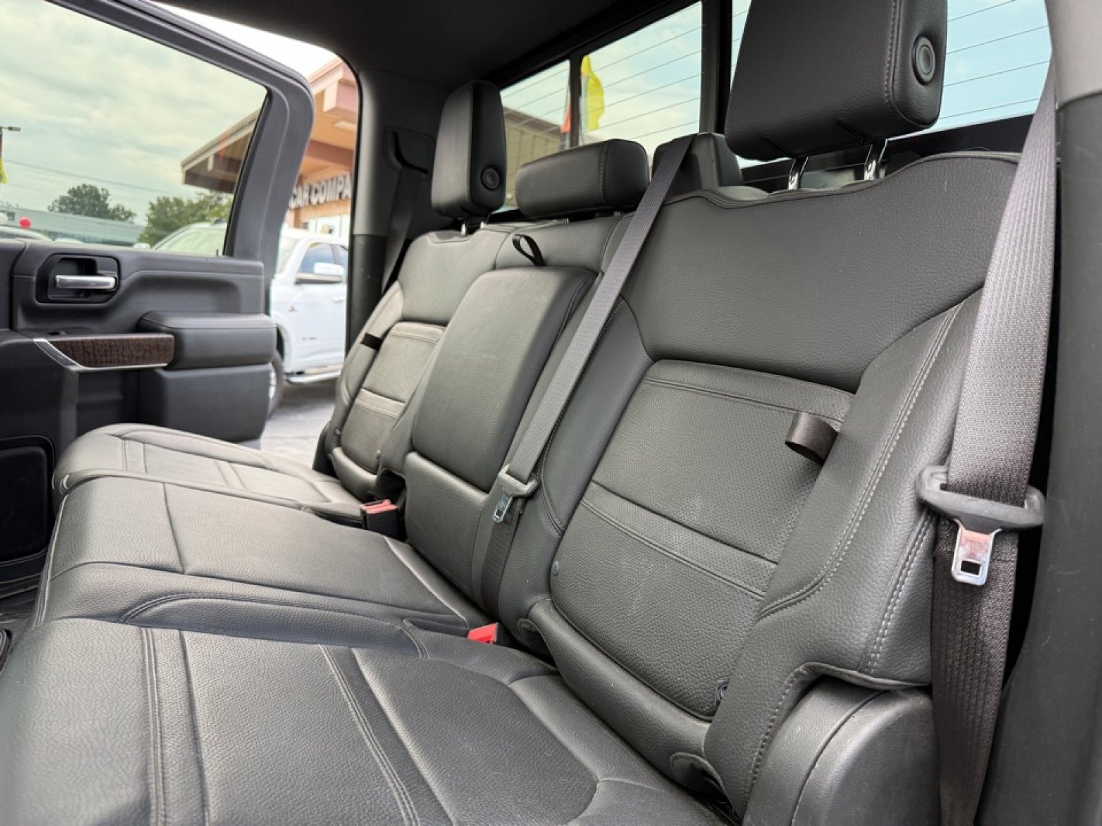 Used 2023 GMC Sierra 2500 Denali w/ Denali Black Diamond Edition AWD/4WD image 33