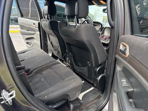 Used 2017 Jeep Grand Cherokee Laredo w/ Quick Order Package 2BE image 20