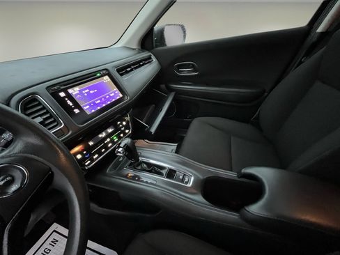 Used 2018 Honda HR-V EX image 16