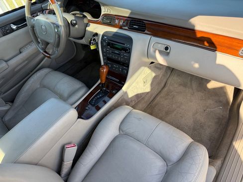 Used 2004 Cadillac Seville SLS w/ Preferred Equipment Group image 14