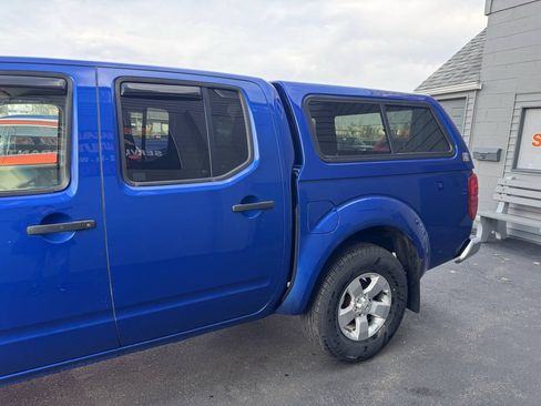 Used 2013 Nissan Frontier SV AWD/4WD image 5