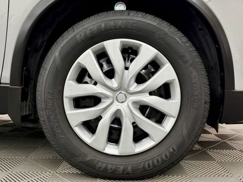 Used 2017 Nissan Rogue S image 24