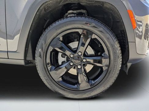 New 2026 Jeep Grand Cherokee Limited w/ Limited Altitude Package RWD image 10