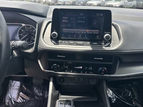 Used 2024 Nissan Rogue SV FWD image 19