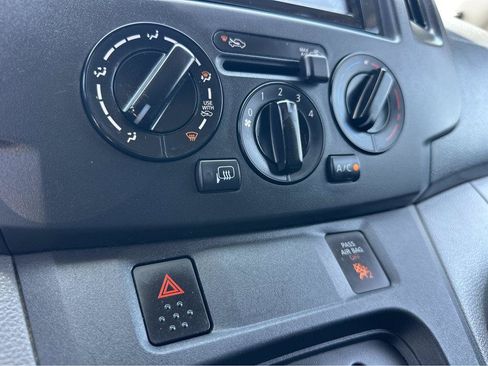 Used 2015 Nissan NV200 SV w/ Technology Package FWD image 6