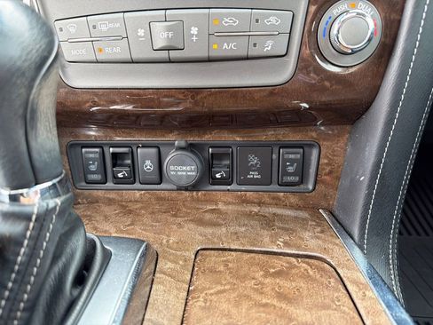 Used 2017 INFINITI QX80 4WD w/ Driver Assistance Package image 33