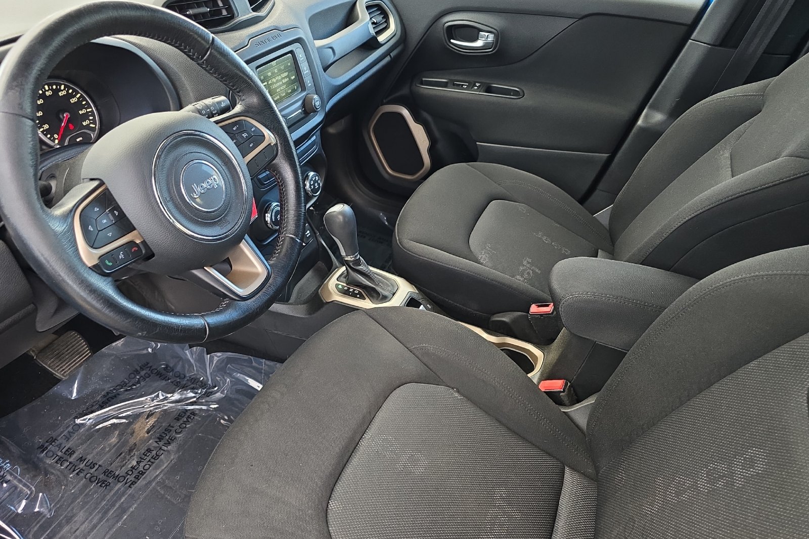 Used 2015 Jeep Renegade Latitude AWD/4WD image 10