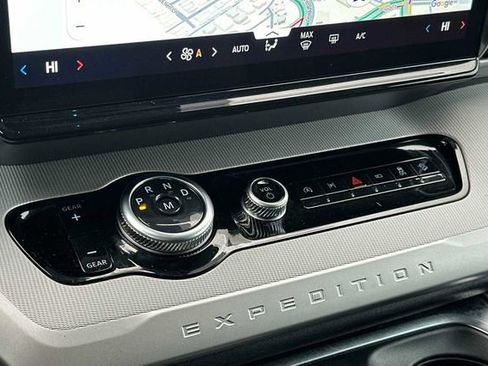 Used 2025 Ford Expedition Max Active image 19