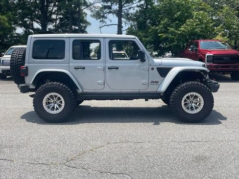 Used 2024 Jeep Wrangler Unlimited Rubicon AWD/4WD image 4