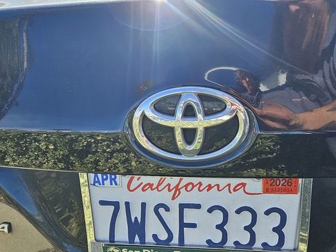 Used 2017 Toyota Corolla LE image 3