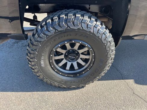 Used 2018 Chevrolet Silverado 1500 LT w/ All Star Edition image 41