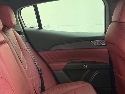 Used 2024 Maserati Grecale Trofeo image 53