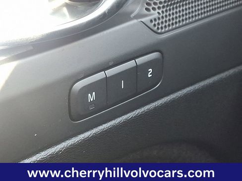 Certified 2025 Volvo XC40 B5 Core w/ Protection Package Premier image 25