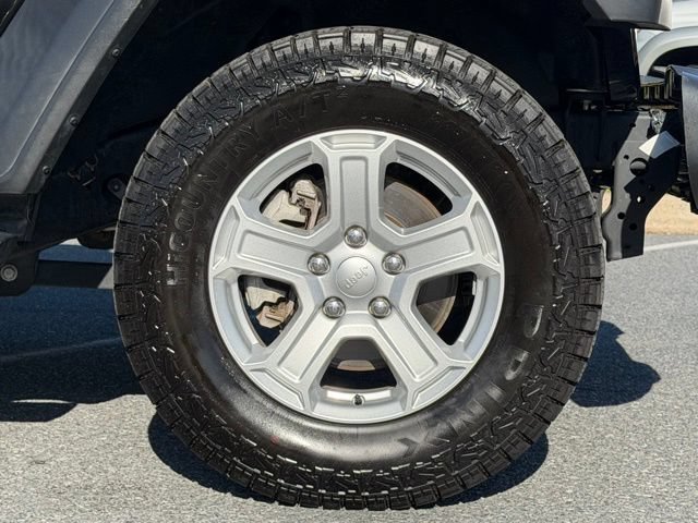 Used 2021 Jeep Wrangler Sport AWD/4WD image 18