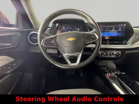 Used 2024 Chevrolet Trax LT w/ Driver Confidence Package FWD image 8