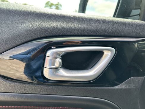 Used 2024 Jeep Compass Trailhawk image 11