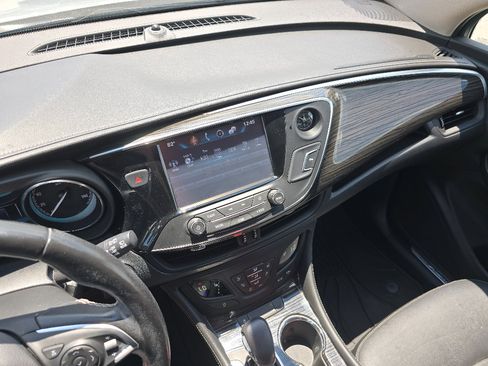 Used 2018 Buick Envision Essence AWD/4WD image 26