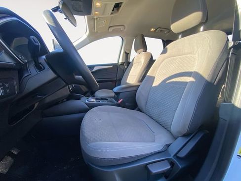 Used 2022 Ford Escape SE image 9