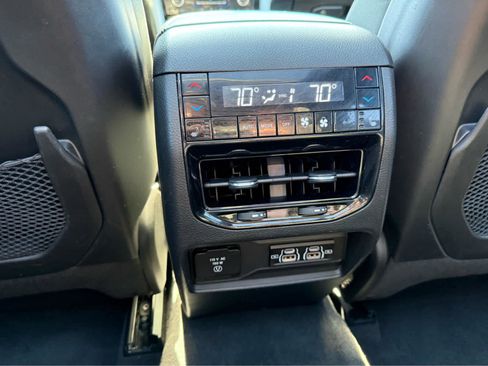 Used 2023 Jeep Grand Cherokee Summit w/ Luxury Tech Group V image 28