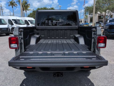 Used 2022 Jeep Gladiator Mojave w/ Trailer Tow Package AWD/4WD image 13