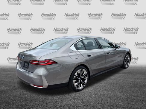 Used 2025 BMW 530i RWD image 10