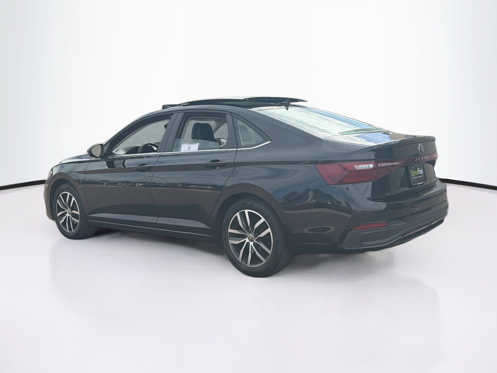 Used 2025 Volkswagen Jetta SE FWD image 5