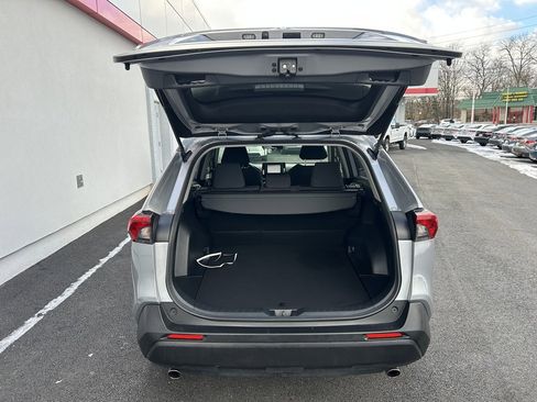 Used 2019 Toyota RAV4 LE image 11