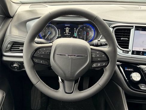 New 2026 Chrysler Pacifica Limited w/ S Appearance Package FWD image 38