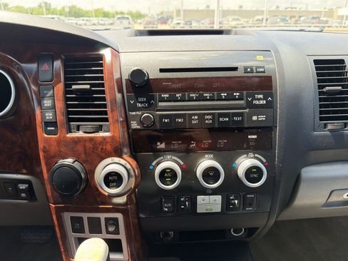 Used 2008 Toyota Sequoia Limited image 28