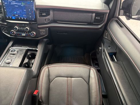 Used 2023 Ford Expedition Limited AWD/4WD image 28