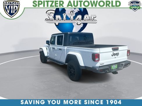 Used 2023 Jeep Gladiator Sport AWD/4WD image 7