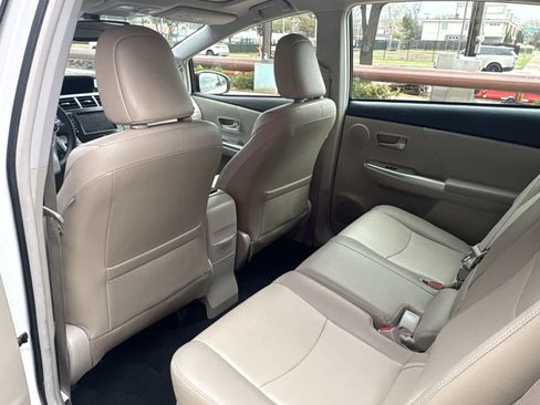 Used 2012 Toyota Prius V Five image 23