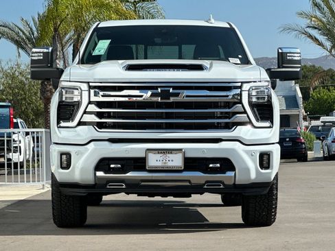 New 2026 Chevrolet Silverado 2500 High Country w/ High Country Premium Package AWD/4WD image 9