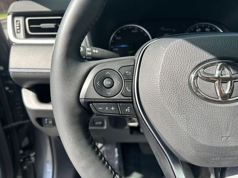 Used 2022 Toyota RAV4 SE w/ Convenience Package AWD/4WD image 15