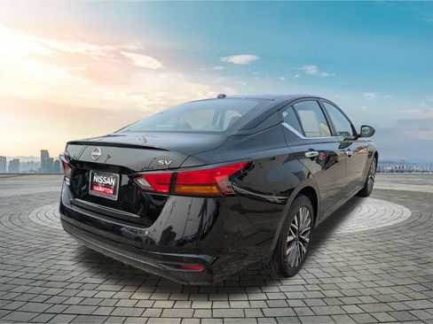Certified 2024 Nissan Altima 2.5 SV FWD image 5
