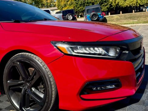 Used 2018 Honda Accord Sport image 11