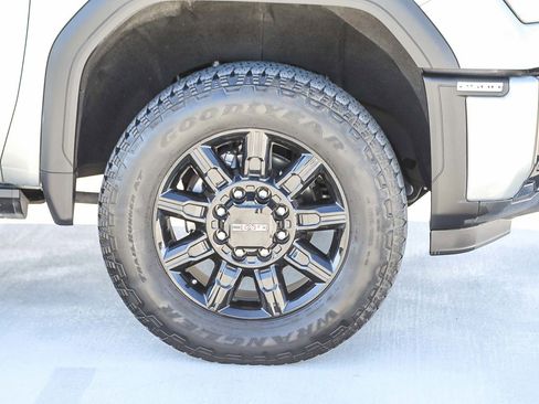 Used 2024 GMC Sierra 2500 AT4 w/ AT4 Premium Plus Package image 10