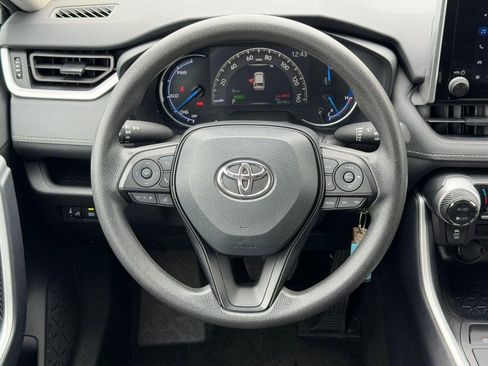 Used 2025 Toyota RAV4 LE AWD/4WD image 16