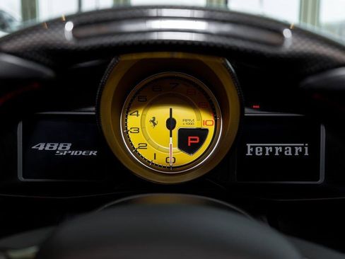 Used 2019 Ferrari 488 Spider image 21
