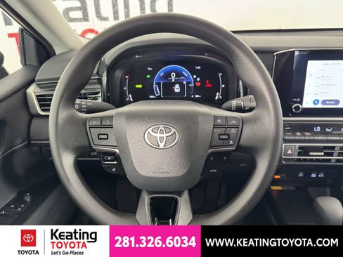 Used 2026 Toyota Camry LE FWD image 28