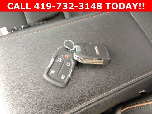 Used 2023 GMC Acadia AT4 w/ Technology Package image 26