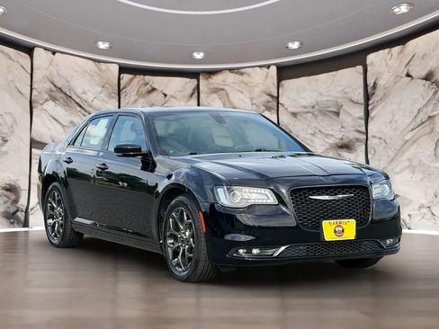 Used 2017 Chrysler 300 S w/ 300S Premium Group AWD/4WD image 3