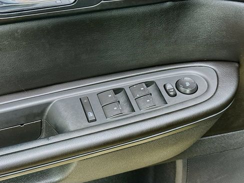 Used 2016 Chevrolet Traverse LT FWD image 19