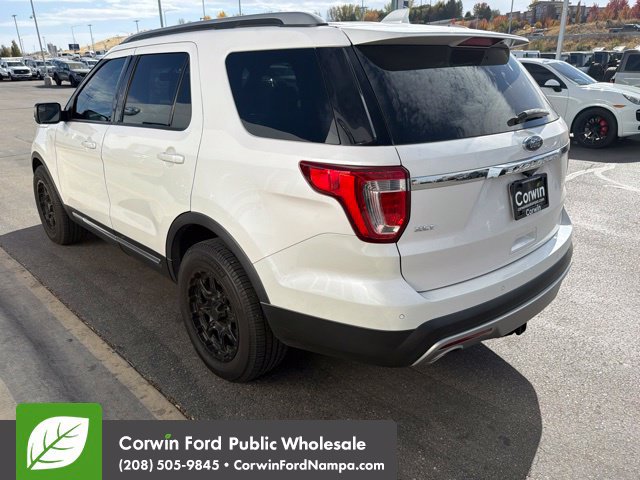 Used 2016 Ford Explorer XLT w/ Equipment Group 202A FWD image 4