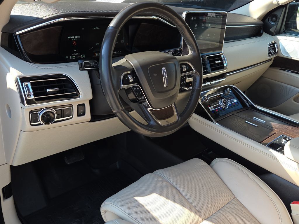 Used 2019 Lincoln Navigator L Reserve w/ Cargo Package AWD/4WD image 15
