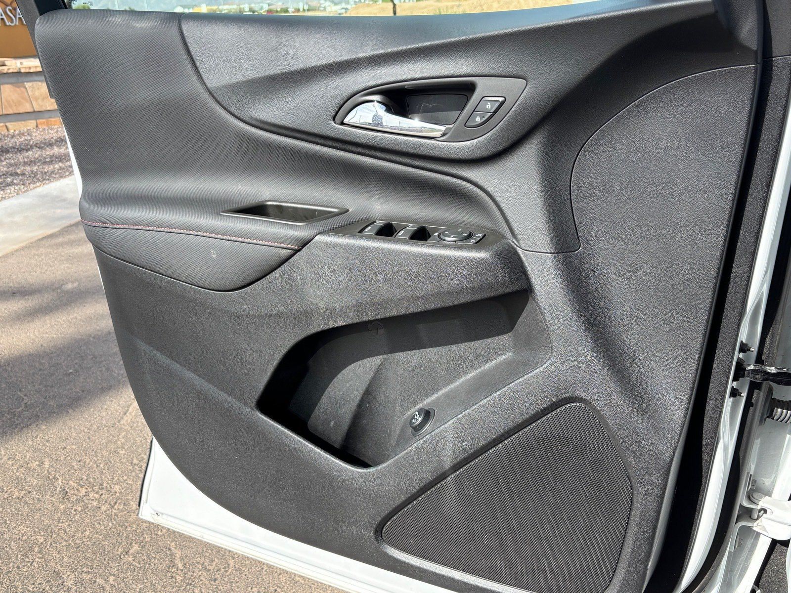 Used 2023 Chevrolet Equinox RS AWD/4WD image 11