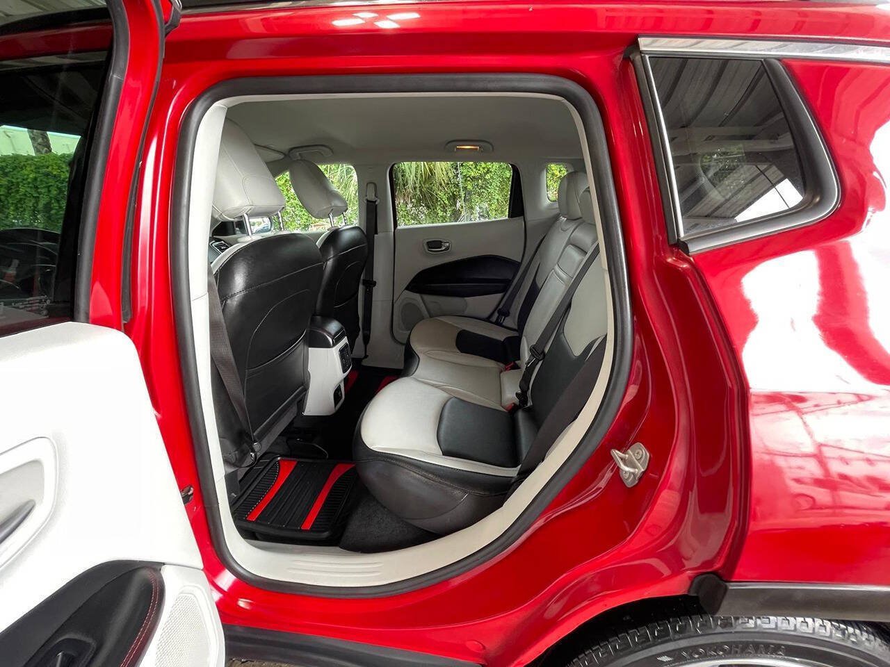 Used 2019 Jeep Compass Limited FWD image 10